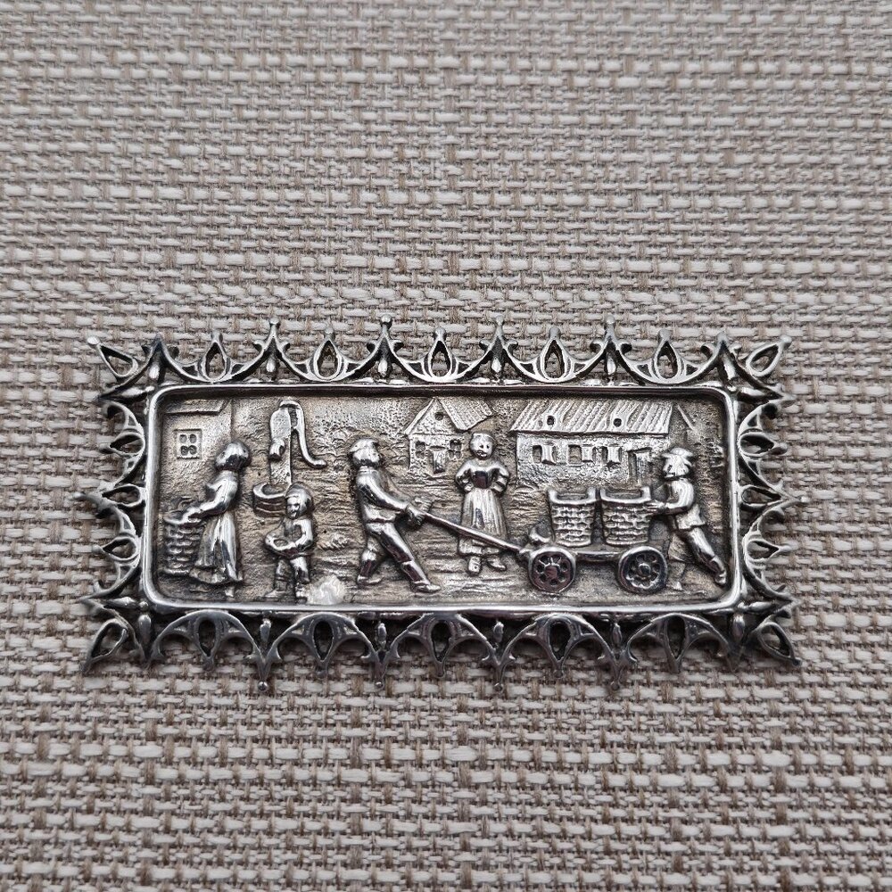 Sterling Silver Large Old Town Village Scene Pin Brooch B369